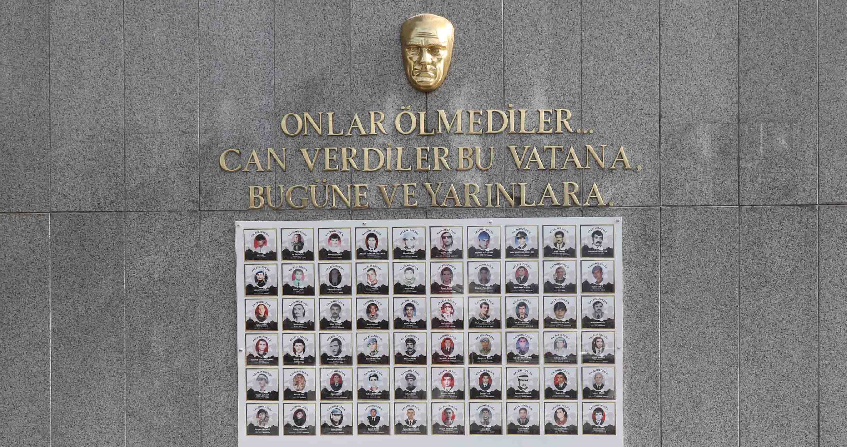 Bayraklı’da Şehitler Anıtı yenilendi