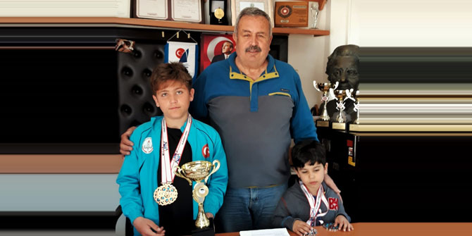 Foçalı karateci kardeşlerden vakfa vefa ziyareti