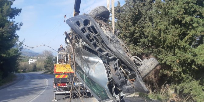 Otomobil tarlaya uçtu: 2 yaralı