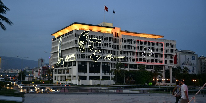 Büyükşehir binası dev perde olacak