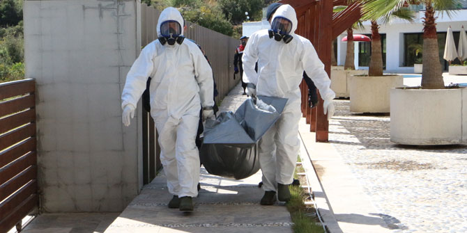 İranlı kadın sitenin bahçesinde ölü bulundu!