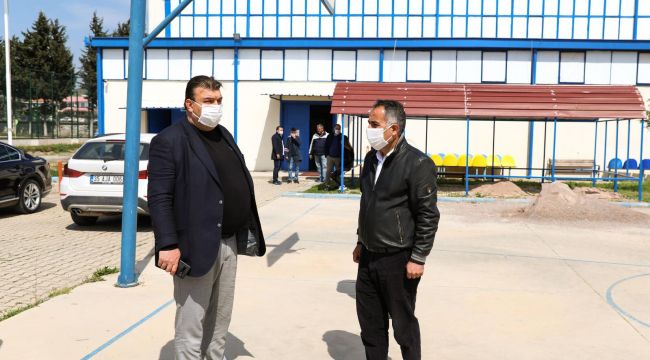 Yetişkin Stadyumu yerinde inceledi, emek verenlere teşekkür etti