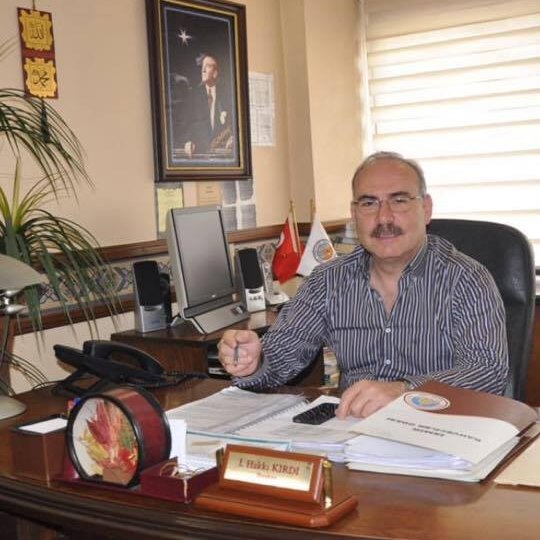 İsmail Hakkı Kırdı, "Yetkililer maaşlarını eksiksiz alıyor, esnafımızla ilgili sağlıklı düşünemiyor."