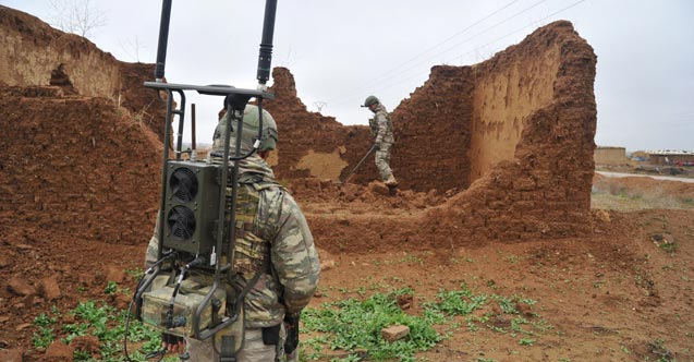 Suriye sınırında mayın imha edildi