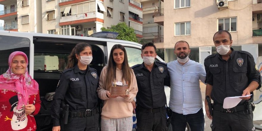 Genç Aylin’e Polislerden Doğum Günü Sürprizi 