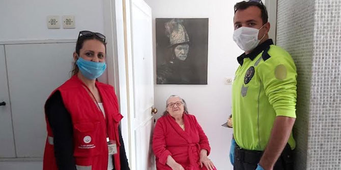 Foça'da kapılar çalındı gönüller alındı!