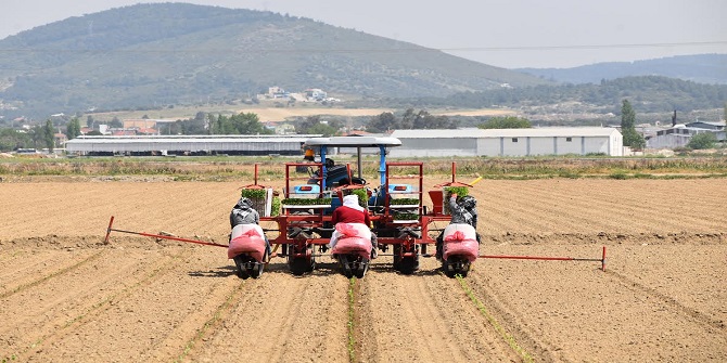 FOÇA BELEDİYESİ’NDEN ÖRNEK TARIM DAYANIŞMASI