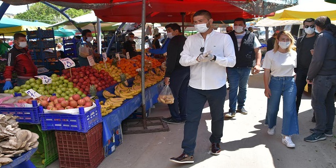 FOÇA PAZARLARINDA KOVİD-19 TEDBİRLERİ