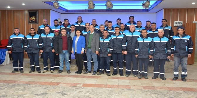 Özçınar: 'Tüm emekçilerin İşçi Bayramı kutlu olsun'