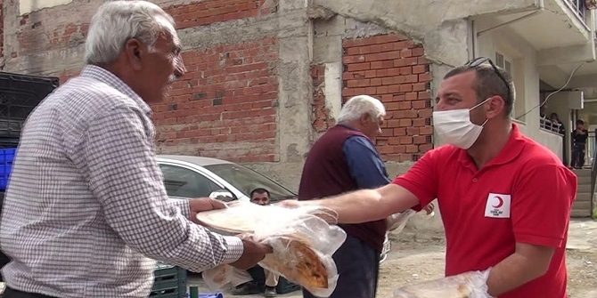 BUCALILARIN İFTAR PİDESİ KIZILAY’DAN…