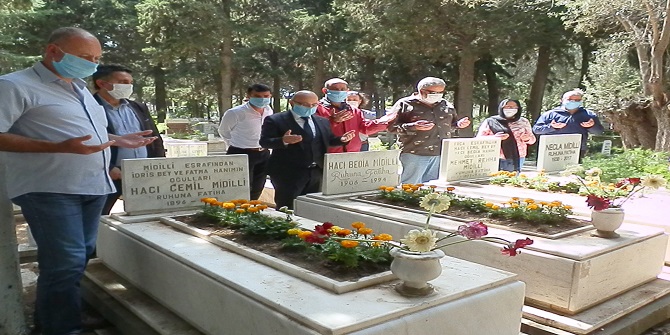 EĞİTİMCİLER REHA MİDİLLİ'Yİ 8.ÖLÜM YILDÖNÜMÜNDE UNUTMADILAR