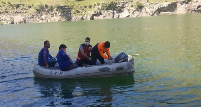 Fotoğraf çekerken uçurumdan düşmüştü! Canından oldu