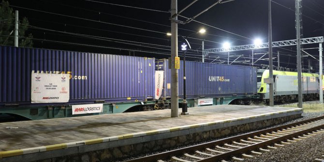 Marmaray ile Avrupa'ya ilk ihracat treni hareket etti