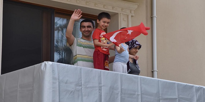 HER GÜLÜMSEMEDE ATATÜRK SEVGİSİ