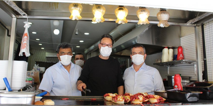 Gaziemir Esnafı koronavirüs tedbirlerini alıyor!