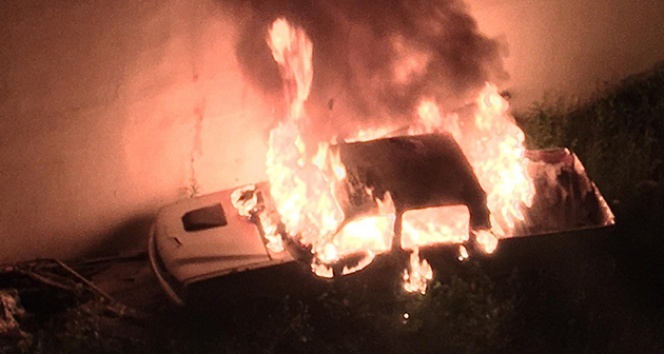 Park halindeydi! Alev alev yandı