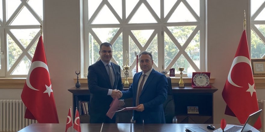 AP, İzmir Atatürk Lisesi’nde uygulamaya alındı