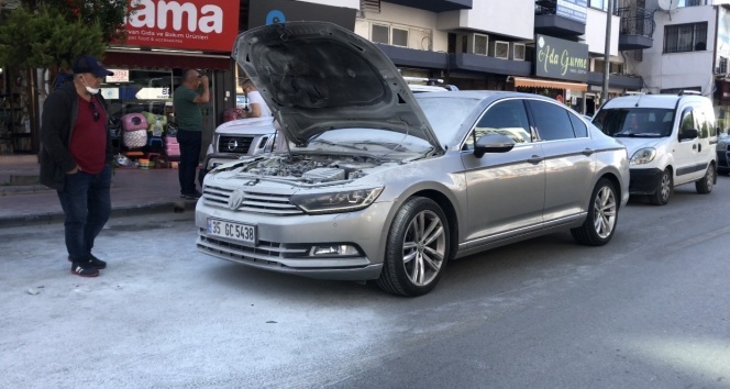 Lüks otomobil seyir halindeyken alevlere teslim oldu!