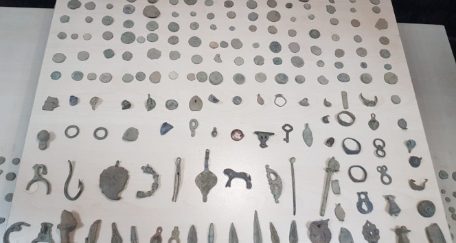 Roma Dönemi'ne ait bin 442 adet tarihi eser ele geçirildi