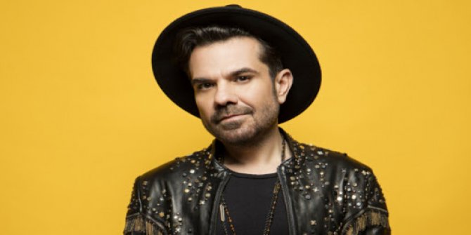 Kenan Doğulu'dan Yenikapı'da arabalı konser