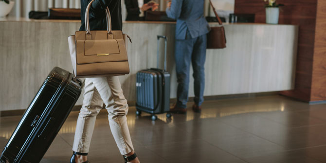 Kişiye özel oda kartı uygulaması ile temassız geçiş