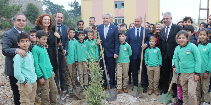 Prof. Dr. Budak, “Biz, çevre konusunda çok hassas bir üniversiteyiz”