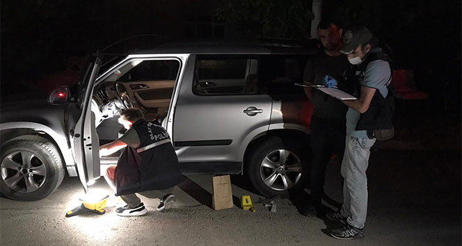 Aracından inerken vuruldu!