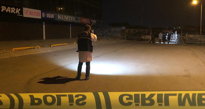 Alacak verecek kavgasında silahlar konuştu! 1'i ağır 2 yaralı