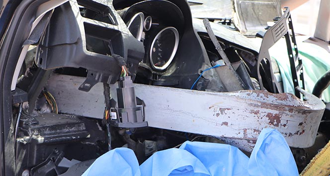 Otomobile ok gibi saplandı! 1 ölü, 4 yaralı