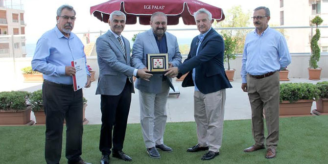 İşler,  "Tesisleri açmak kapalı kalmaktan evla"