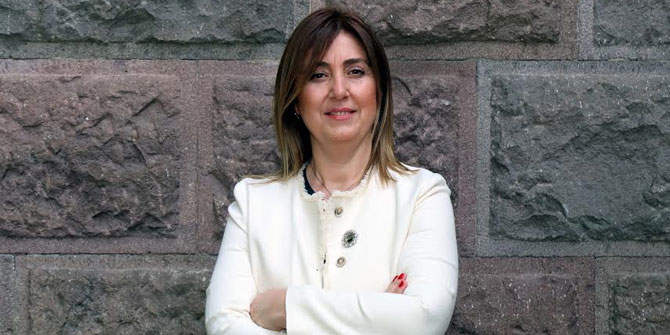 İZİKAD kız öğrencilere destek veriyor