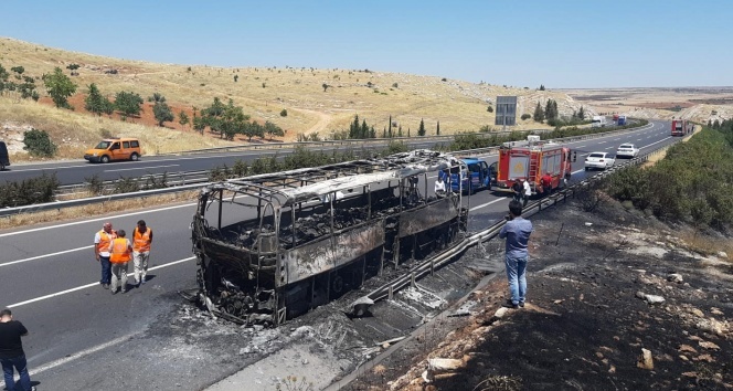 Yolcu otobüsü yanarak kül oldu!