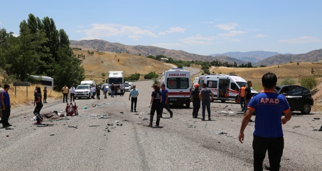 Korkunç kazada 1 ölü, biri bebek 5'i ağır 17 yaralı!