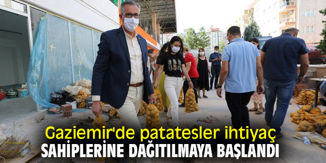 Gaziemir'de patatesler ihtiyaç sahiplerine dağıtılmaya başlandı