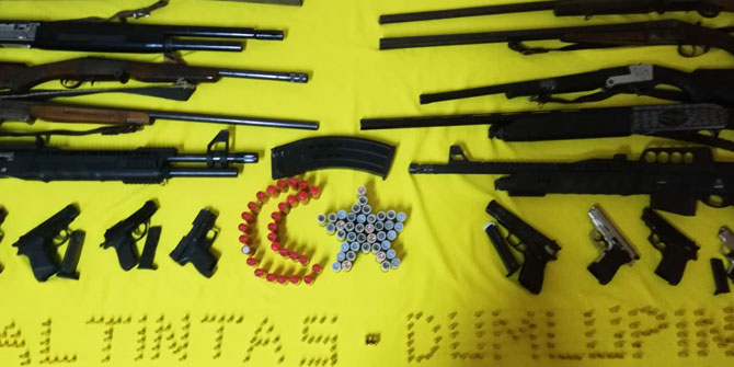 Kaçak silah operasyonunda 2 gözaltı