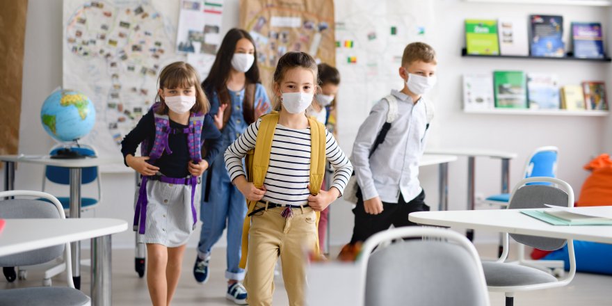 Okul girişlerinde birikme yaşanmadan temassız ve kolay ateş ölçümü