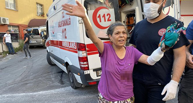 Abla kardeş arasında çıkan bıçaklı kavgada anne yaralandı!