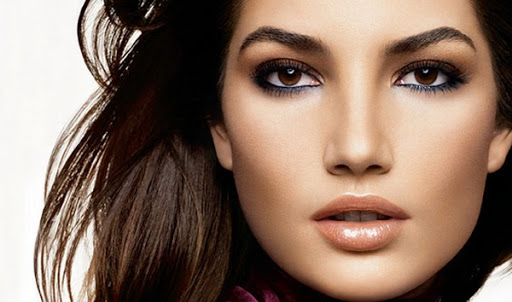  Blefaroplasti ile Daha Genç ve Çekici Bir Görünüm