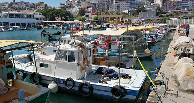 Teknede ceset bulundu!