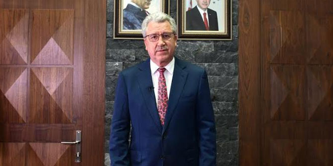 EÜ, akademisyenlerden geçer not aldı