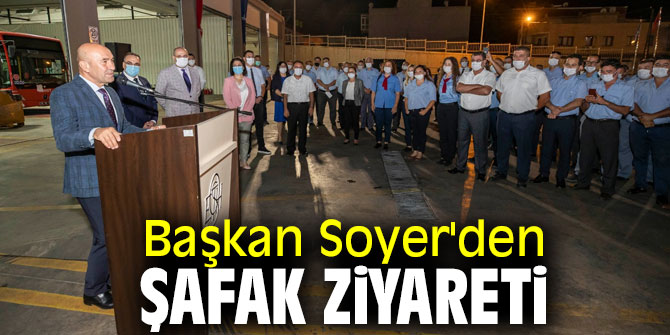 Saat 05.00'de ESHOT şoförleri ile bayramlaştı