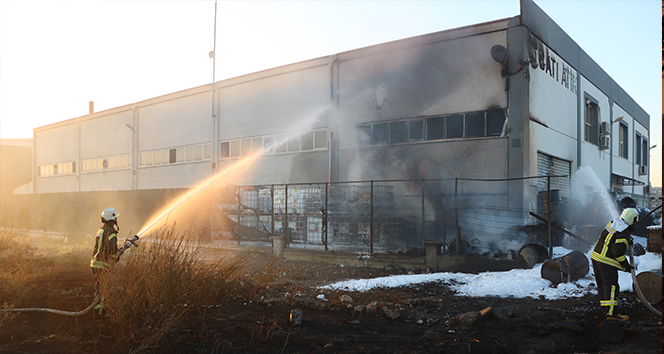 Atık depolama tesisinde korkutan yangın