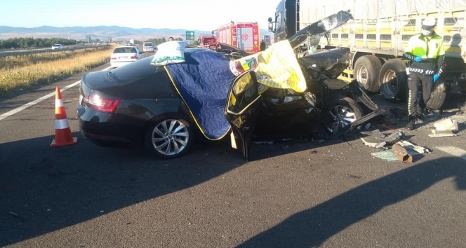 Korkunç kazada 3 ölü, 1 yaralı