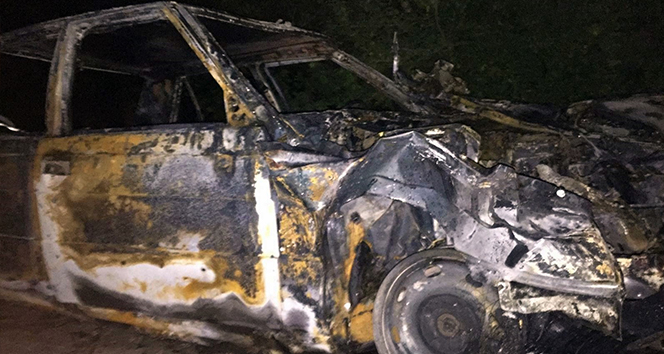 Traktörle kafa kafaya çarpıştı, hurda yığınına döndü!