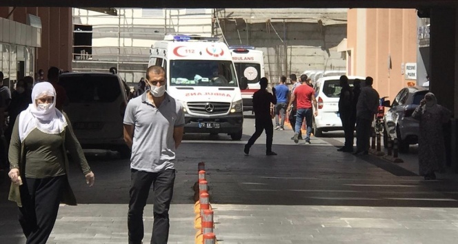 Polise bıçaklı saldırı