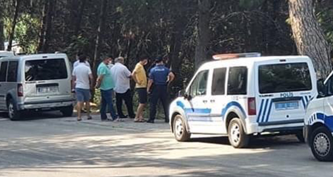 Önce kızını sonra kendini astı!