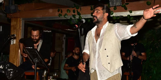 Celil Nalçakan yağmura meydan okudu