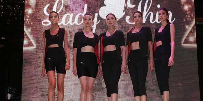 Defile izleyenleri büyüledi!