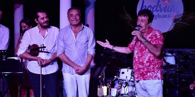 Cenk Eren yine büyüledi!