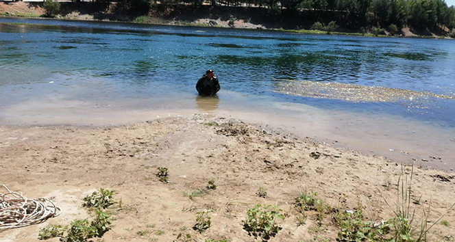 Baraj göletine giren polis memuru hayatını kaybetti!